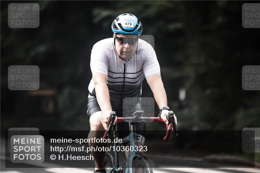 13.09.2026 - Stadtparktriathlon H.Heesch http://msf.ph/oto/10360323 13.09.2026 11:15:07 Radfahren 592, 678 meine-sportfotos.de