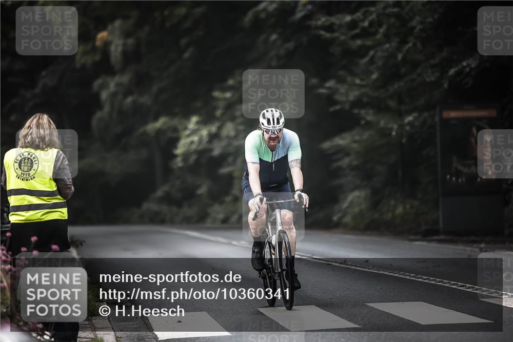 13.09.2026 - Stadtparktriathlon H.Heesch http://msf.ph/oto/10360341 13.09.2026 11:15:09 Radfahren 592, 678 meine-sportfotos.de