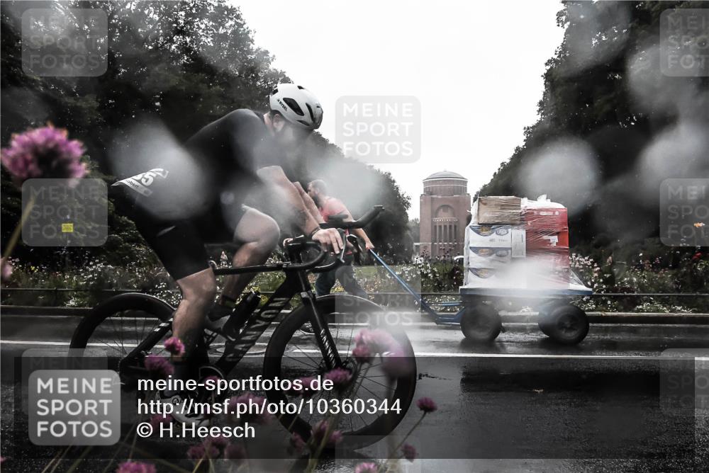 13.09.2026 - Stadtparktriathlon H.Heesch http://msf.ph/oto/10360344 13.09.2026 12:09:28 Radfahren 794, 841, 935, 945, 1039 meine-sportfotos.de