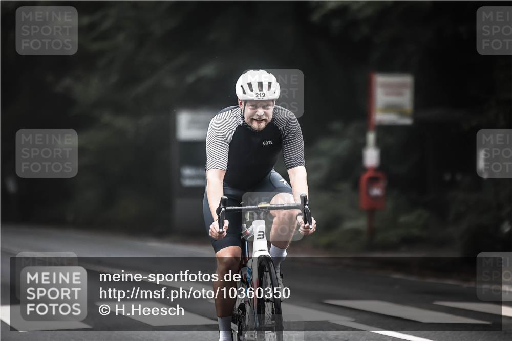 13.09.2026 - Stadtparktriathlon H.Heesch http://msf.ph/oto/10360350 13.09.2026 09:59:55 Radfahren 219, 287, 337 meine-sportfotos.de