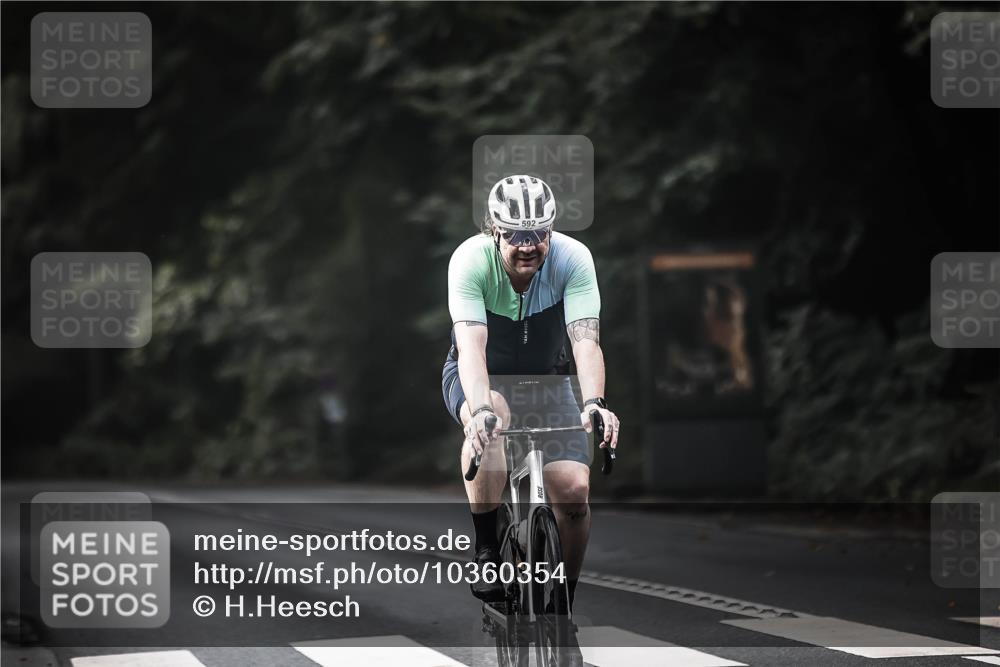 13.09.2026 - Stadtparktriathlon H.Heesch http://msf.ph/oto/10360354 13.09.2026 11:15:10 Radfahren 592, 678 meine-sportfotos.de
