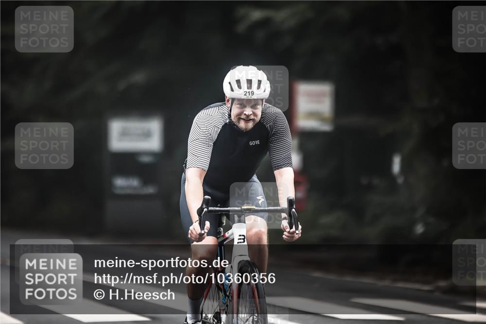 13.09.2026 - Stadtparktriathlon H.Heesch http://msf.ph/oto/10360356 13.09.2026 09:59:55 Radfahren 219, 287, 337 meine-sportfotos.de