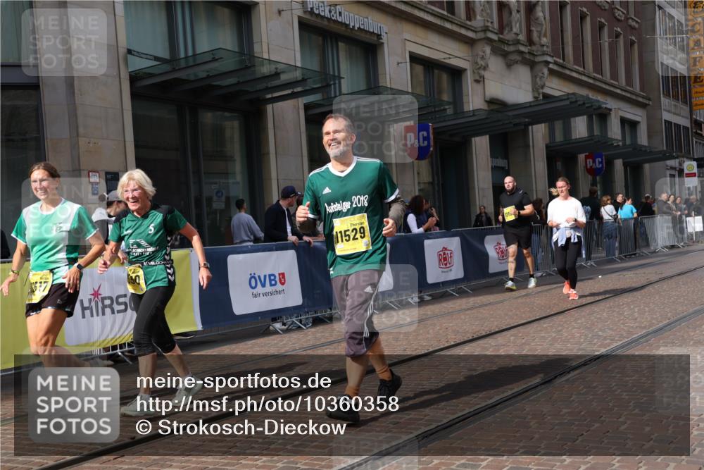 13.09.2026 - 21. swb-Marathon Bremen Strokosch-Dieckow http://msf.ph/oto/10360358 13.09.2026 11:20:23 Ziel 10161, 11529, 11530, 11541, 11675, 11980, 12153, 12316, 12317, 11244, 11296, 11333, 11337, 12285, 12374 meine-sportfotos.de