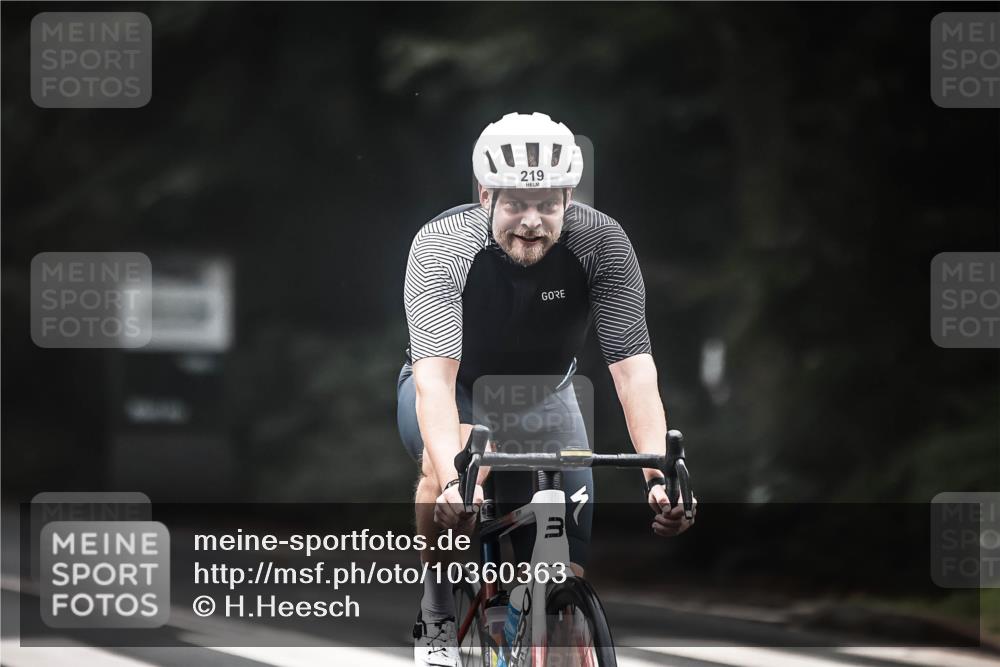 13.09.2026 - Stadtparktriathlon H.Heesch http://msf.ph/oto/10360363 13.09.2026 09:59:55 Radfahren 219, 287, 337 meine-sportfotos.de
