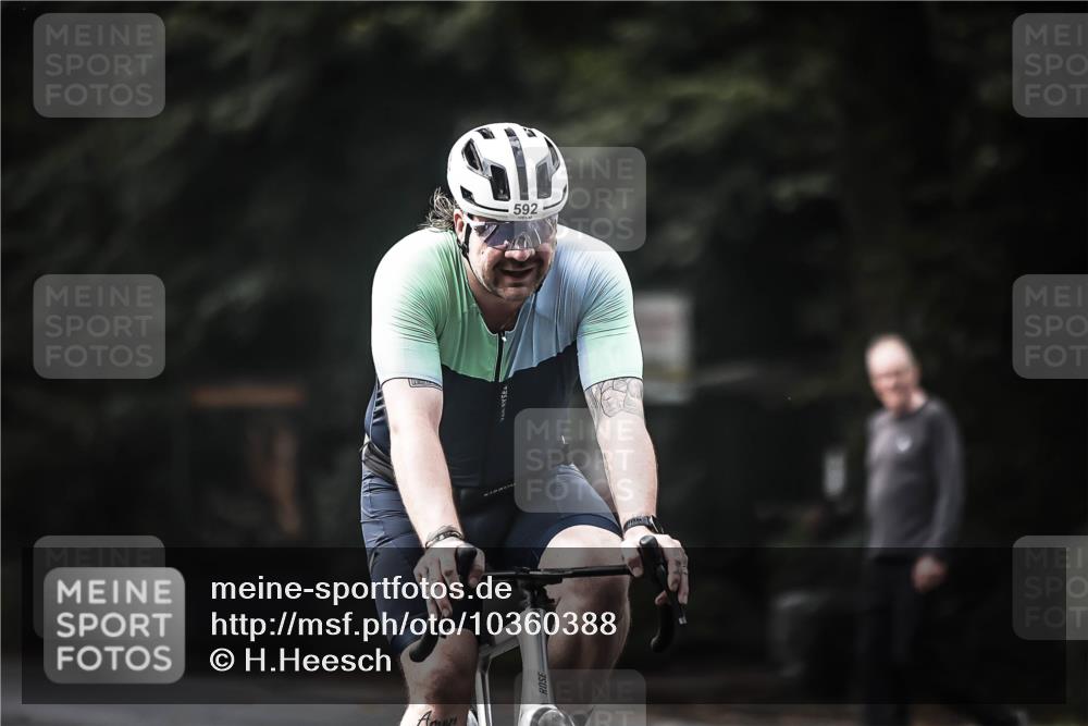 13.09.2026 - Stadtparktriathlon H.Heesch http://msf.ph/oto/10360388 13.09.2026 11:15:10 Radfahren 592, 678 meine-sportfotos.de