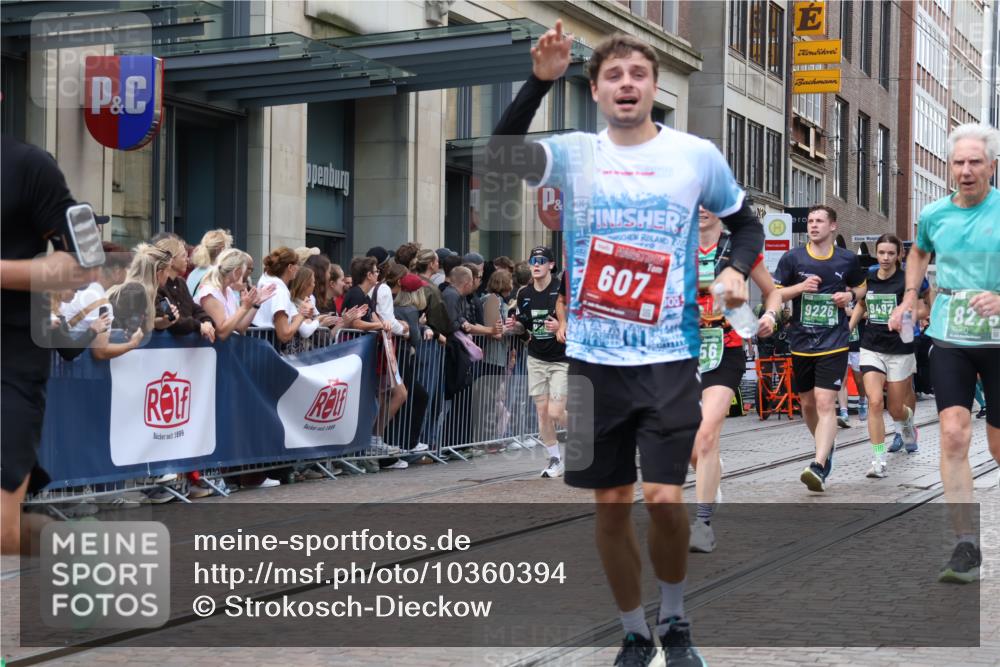 13.09.2026 - 21. swb-Marathon Bremen Strokosch-Dieckow http://msf.ph/oto/10360394 13.09.2026 13:35:47 Ziel 563, 1072, 1867, 2339, 2565, 2931, 2949, 3026, 3056, 3224, 3291, 3454, 3489, 4016, 4989, 5026, 5157, 5259, 5276, 5381, 5800, 5816, 6159, 6642, 6778, 6874, 6982, 7036, 7043, 7256, 7379, 7385, 7804, 8145, 8227, 8275, 8488, 8511, 8705, 8941, 9026, 9076, 9226, 9243, 9497, 9564, 13179, 13238, 156, 318, 532, 607, 2041, 2318, 2356, 3055, 3087, 3226, 3485, 3704, 3780, 3857, 4048, 4326, 5071, 5308, 5381, 5467, 5468, 5584, 5586, 5661, 6465, 6466, 6644 meine-sportfotos.de