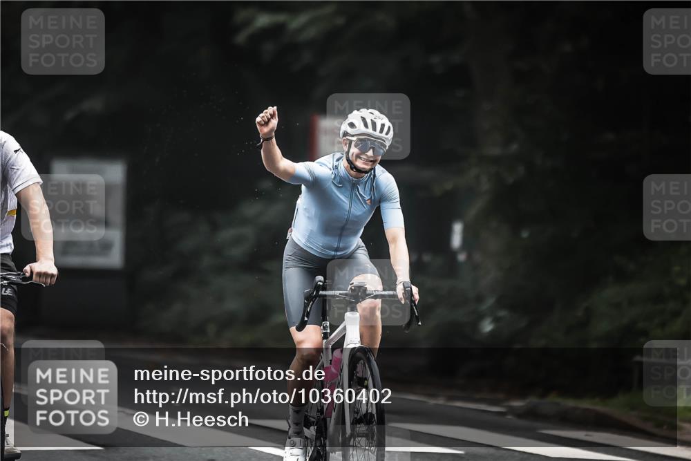13.09.2026 - Stadtparktriathlon H.Heesch http://msf.ph/oto/10360402 13.09.2026 09:59:59 Radfahren 219, 287, 337 meine-sportfotos.de