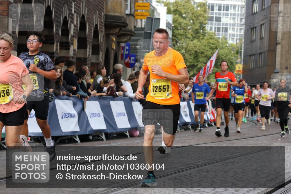 13.09.2026 - 21. swb-Marathon Bremen Strokosch-Dieckow http://msf.ph/oto/10360404 13.09.2026 10:58:06 Ziel 10078, 10460, 10565, 10707, 10728, 11153, 11245, 11532, 11568, 11824, 11856, 12222, 12228, 12231, 12264, 12427, 12551, 12555, 10249, 10494, 10530, 10673, 10750, 10798, 10828, 10914, 11120, 11131, 11202, 11295, 11388, 11403, 11420, 11750, 11752, 11884, 11906, 11952, 12017, 12092, 12386, 12387, 12441, 12482 meine-sportfotos.de