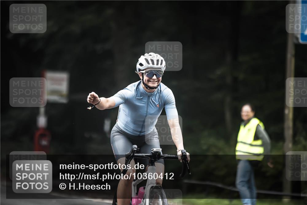13.09.2026 - Stadtparktriathlon H.Heesch http://msf.ph/oto/10360412 13.09.2026 09:59:59 Radfahren 219, 287, 337 meine-sportfotos.de