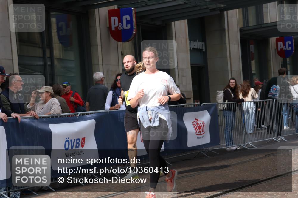 13.09.2026 - 21. swb-Marathon Bremen Strokosch-Dieckow http://msf.ph/oto/10360413 13.09.2026 11:20:24 Ziel 10161, 11529, 11530, 11541, 11675, 11980, 12153, 12316, 12317, 11244, 11296, 11333, 11337, 12285, 12374 meine-sportfotos.de