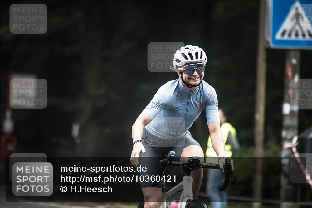13.09.2026 - Stadtparktriathlon H.Heesch http://msf.ph/oto/10360421 13.09.2026 09:59:59 Radfahren 219, 287, 337 meine-sportfotos.de