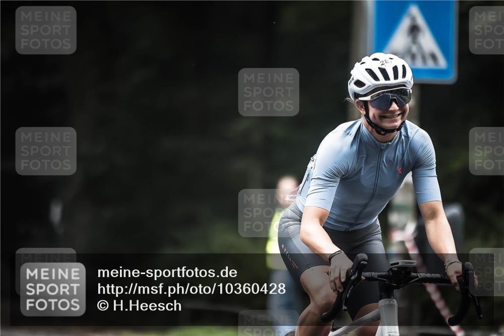 13.09.2026 - Stadtparktriathlon H.Heesch http://msf.ph/oto/10360428 13.09.2026 10:00:00 Radfahren 219, 287, 337 meine-sportfotos.de