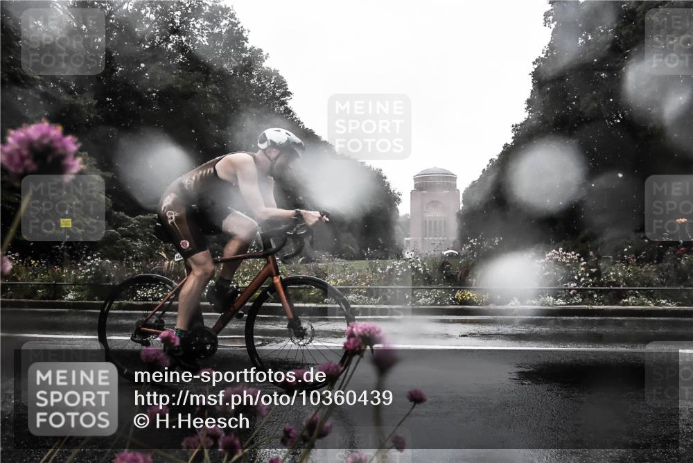 13.09.2026 - Stadtparktriathlon H.Heesch http://msf.ph/oto/10360439 13.09.2026 12:10:04 Radfahren 861, 882, 915, 925, 1044 meine-sportfotos.de
