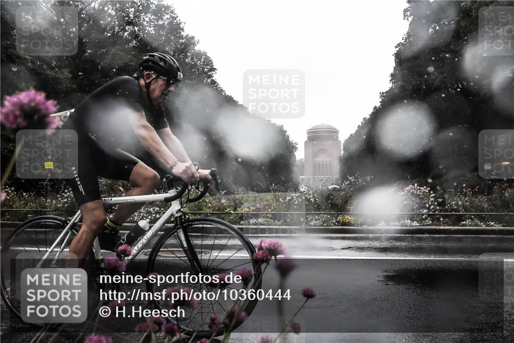 13.09.2026 - Stadtparktriathlon H.Heesch http://msf.ph/oto/10360444 13.09.2026 12:10:04 Radfahren 861, 882, 915, 925, 1044 meine-sportfotos.de