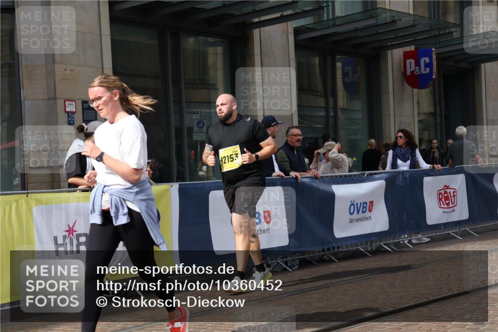 13.09.2026 - 21. swb-Marathon Bremen Strokosch-Dieckow http://msf.ph/oto/10360452 13.09.2026 11:20:26 Ziel 10407, 11529, 11530, 11541, 11675, 11980, 12153, 12316, 12317, 12542, 10161, 11244, 11296, 11333, 11337, 12285, 12374 meine-sportfotos.de