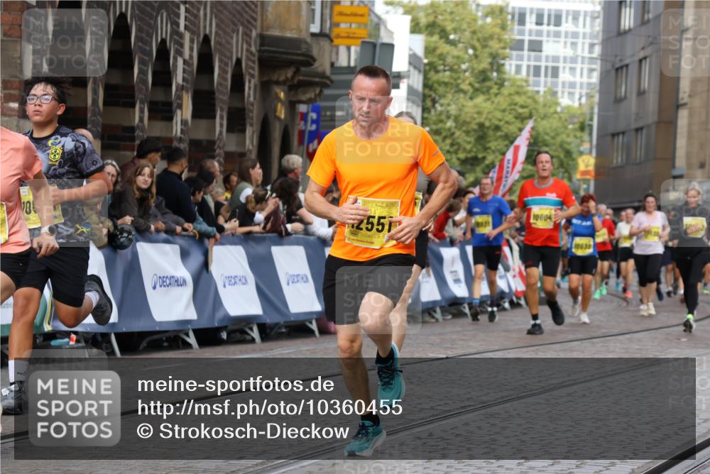 13.09.2026 - 21. swb-Marathon Bremen Strokosch-Dieckow http://msf.ph/oto/10360455 13.09.2026 10:58:06 Ziel 10078, 10460, 10565, 10707, 10728, 11153, 11245, 11532, 11568, 11824, 11856, 12222, 12228, 12231, 12264, 12427, 12551, 12555, 10249, 10494, 10530, 10673, 10750, 10798, 10828, 10914, 11120, 11131, 11202, 11295, 11388, 11403, 11420, 11750, 11752, 11884, 11906, 11952, 12017, 12092, 12386, 12387, 12441, 12482 meine-sportfotos.de