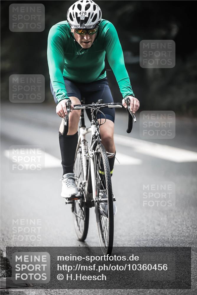 13.09.2026 - Stadtparktriathlon H.Heesch http://msf.ph/oto/10360456 13.09.2026 11:15:31 Radfahren 478, 677, 707 meine-sportfotos.de