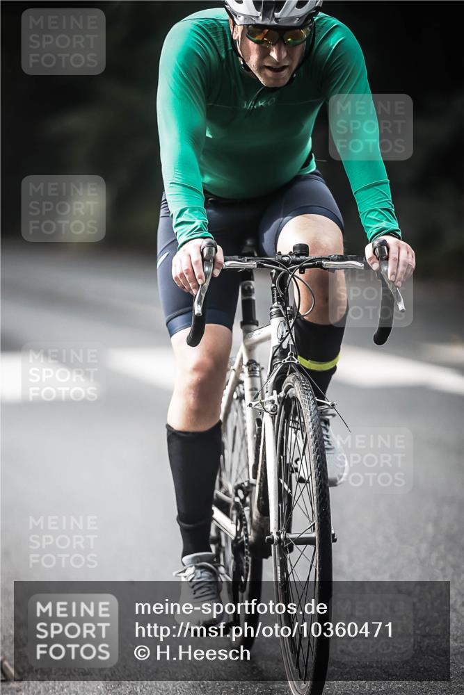 13.09.2026 - Stadtparktriathlon H.Heesch http://msf.ph/oto/10360471 13.09.2026 11:15:31 Radfahren 478, 677, 707 meine-sportfotos.de