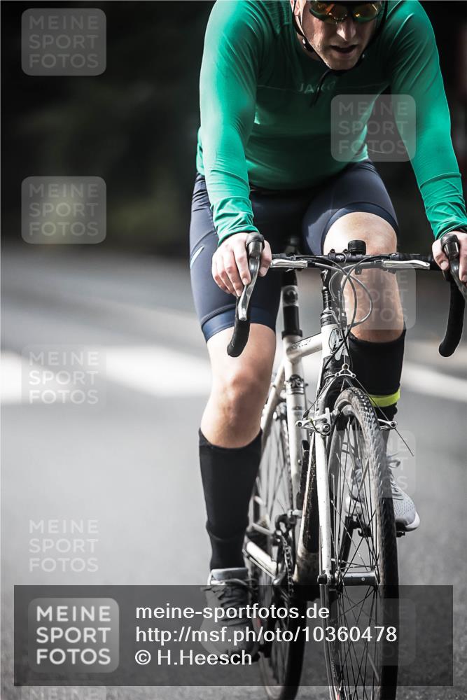 13.09.2026 - Stadtparktriathlon H.Heesch http://msf.ph/oto/10360478 13.09.2026 11:15:32 Radfahren 478, 677, 707 meine-sportfotos.de