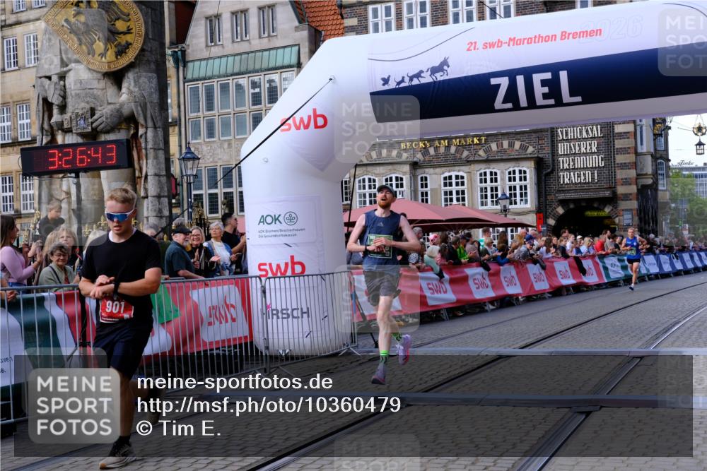 13.09.2026 - 21. swb-Marathon Bremen Tim E. http://msf.ph/oto/10360479 13.09.2026 12:57:32 Ziel 850, 3368, 5912 meine-sportfotos.de
