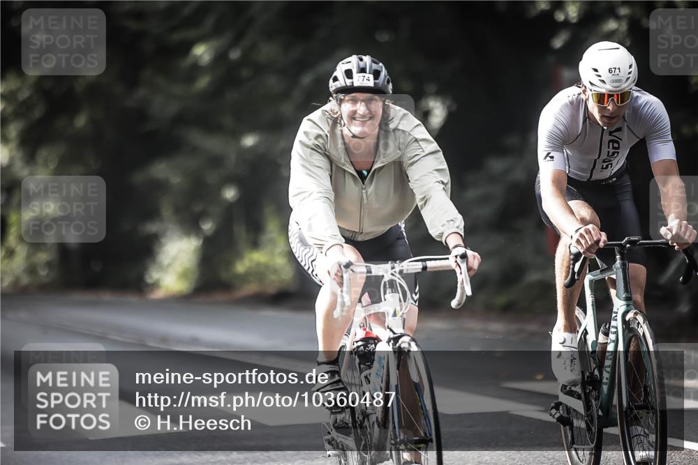 13.09.2026 - Stadtparktriathlon H.Heesch http://msf.ph/oto/10360487 13.09.2026 11:15:44 Radfahren 640, 671, 698, 774 meine-sportfotos.de