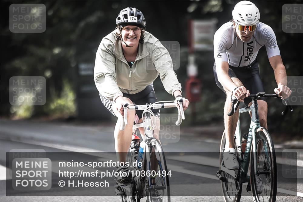 13.09.2026 - Stadtparktriathlon H.Heesch http://msf.ph/oto/10360494 13.09.2026 11:15:44 Radfahren 640, 671, 698, 774 meine-sportfotos.de