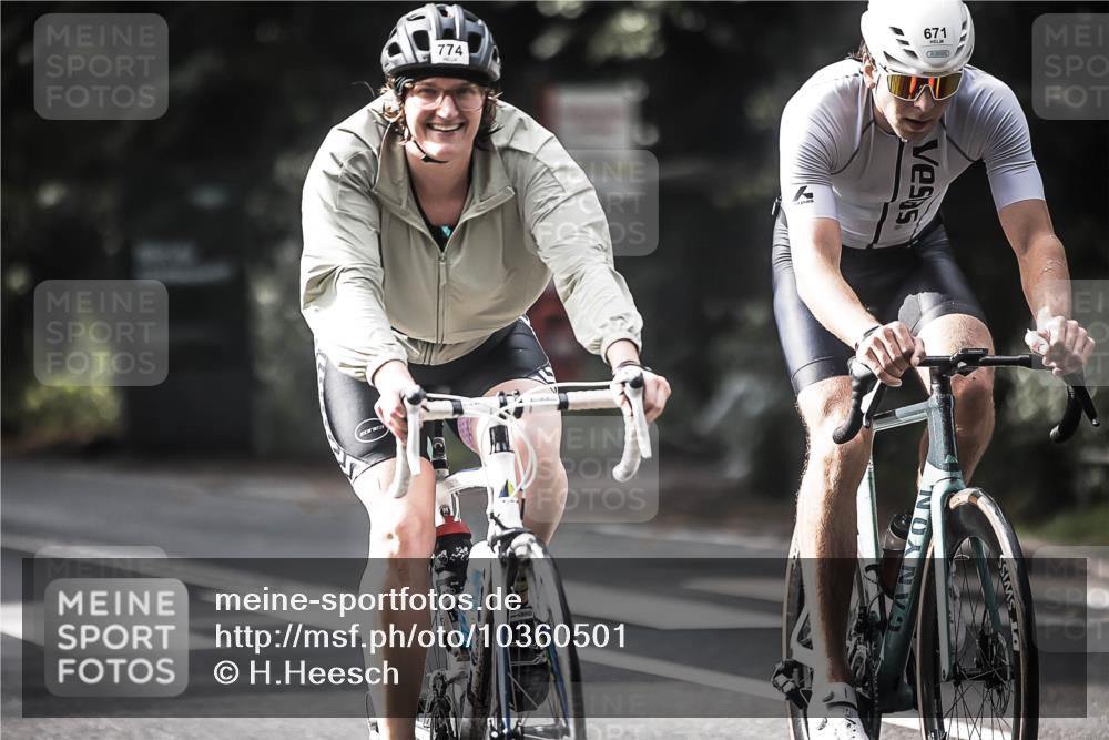 13.09.2026 - Stadtparktriathlon H.Heesch http://msf.ph/oto/10360501 13.09.2026 11:15:44 Radfahren 640, 671, 698, 774 meine-sportfotos.de