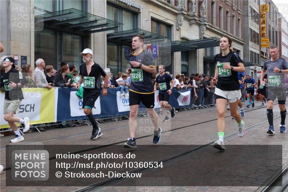 13.09.2026 - 21. swb-Marathon Bremen Strokosch-Dieckow http://msf.ph/oto/10360534 13.09.2026 13:35:50 Ziel 563, 1072, 1867, 2339, 2565, 2931, 2949, 3026, 3224, 3291, 3454, 3489, 3591, 4016, 4643, 4989, 5026, 5259, 5276, 5800, 5816, 6159, 6642, 6778, 6874, 6982, 7036, 7043, 7256, 7379, 7385, 7804, 7865, 8145, 8227, 8275, 8488, 8511, 8731, 8941, 9026, 9076, 9226, 9243, 9497, 9564, 13038, 13179, 13238, 156, 318, 532, 607, 2318, 2356, 3056, 3087, 3226, 3485, 3704, 3780, 3857, 4048, 4326, 5071, 5157, 5308, 5381, 5467, 5468, 5584, 5586, 5661, 6465, 6466, 6644, 7036 meine-sportfotos.de