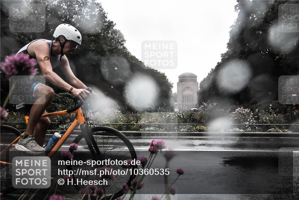 13.09.2026 - Stadtparktriathlon H.Heesch http://msf.ph/oto/10360535 13.09.2026 12:10:35 Radfahren 926, 946, 987, 1033 meine-sportfotos.de