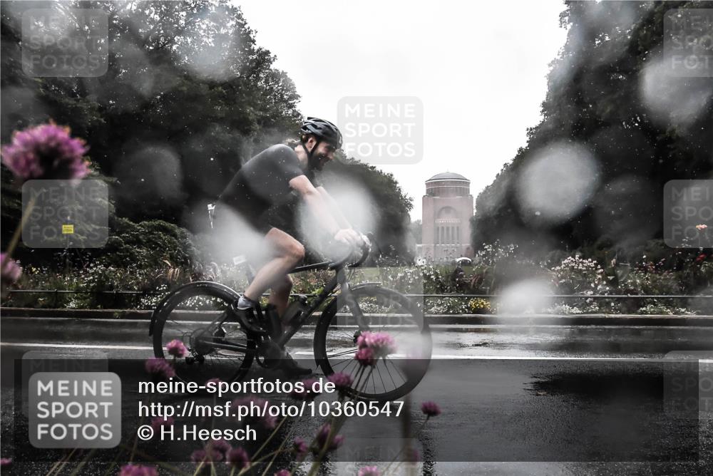 13.09.2026 - Stadtparktriathlon H.Heesch http://msf.ph/oto/10360547 13.09.2026 12:10:36 Radfahren 926, 946, 987 meine-sportfotos.de