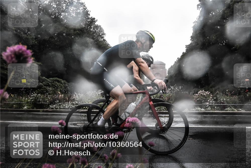 13.09.2026 - Stadtparktriathlon H.Heesch http://msf.ph/oto/10360564 13.09.2026 12:10:46 Radfahren 844, 948, 1053, 1060 meine-sportfotos.de