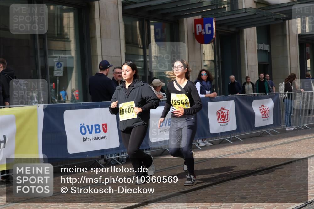 13.09.2026 - 21. swb-Marathon Bremen Strokosch-Dieckow http://msf.ph/oto/10360569 13.09.2026 11:20:50 Ziel 10407, 12542, 10161, 11529, 11530, 11541, 11675, 11980, 12153, 12316, 12317 meine-sportfotos.de
