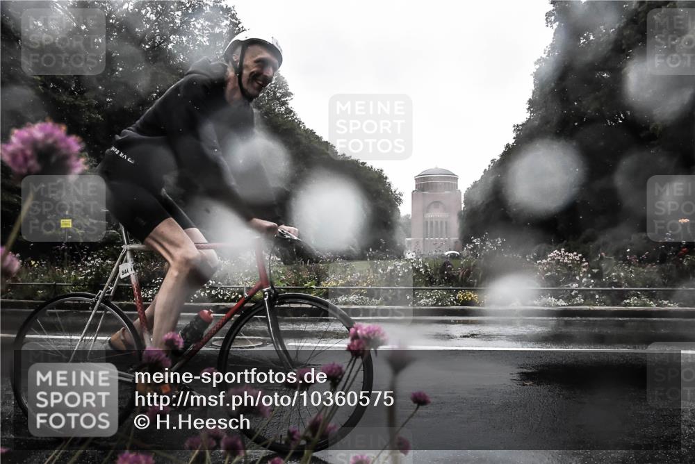 13.09.2026 - Stadtparktriathlon H.Heesch http://msf.ph/oto/10360575 13.09.2026 12:10:48 Radfahren 831, 844, 948, 1053 meine-sportfotos.de