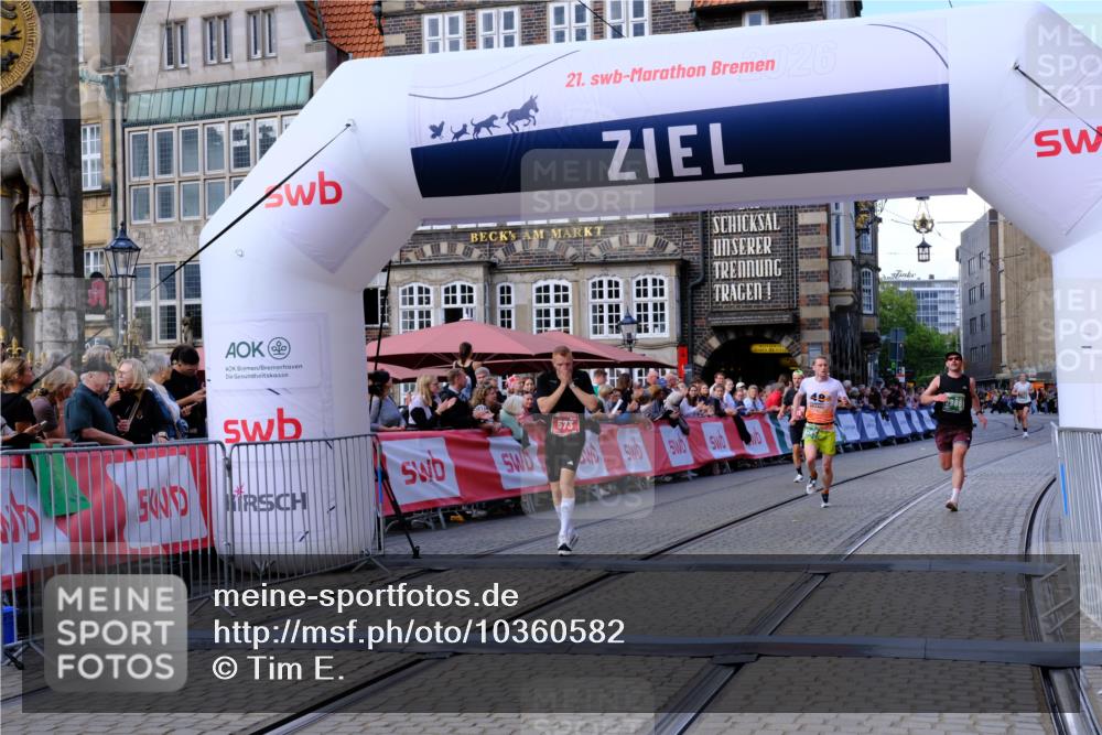 13.09.2026 - 21. swb-Marathon Bremen Tim E. http://msf.ph/oto/10360582 13.09.2026 12:57:48 Ziel 919, 1875, 2986, 4795, 6264 meine-sportfotos.de