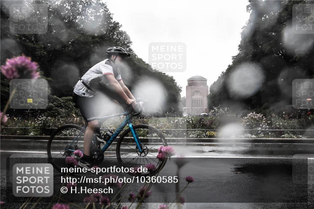 13.09.2026 - Stadtparktriathlon H.Heesch http://msf.ph/oto/10360585 13.09.2026 12:10:52 Radfahren 831, 844, 1029 meine-sportfotos.de