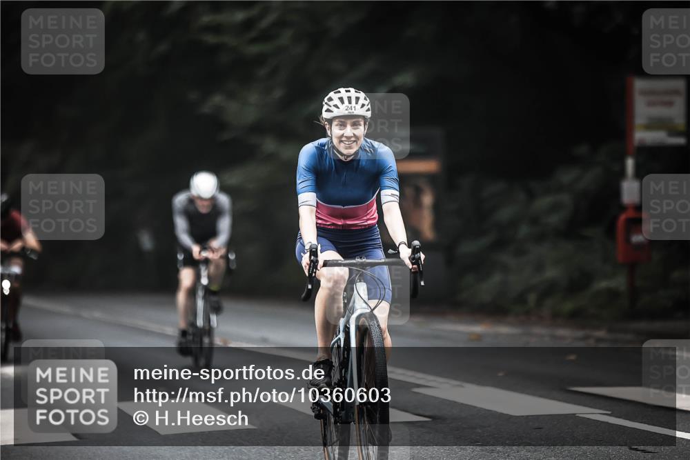 13.09.2026 - Stadtparktriathlon H.Heesch http://msf.ph/oto/10360603 13.09.2026 10:01:05 Radfahren 224, 228, 232, 236, 241, 244, 301 meine-sportfotos.de