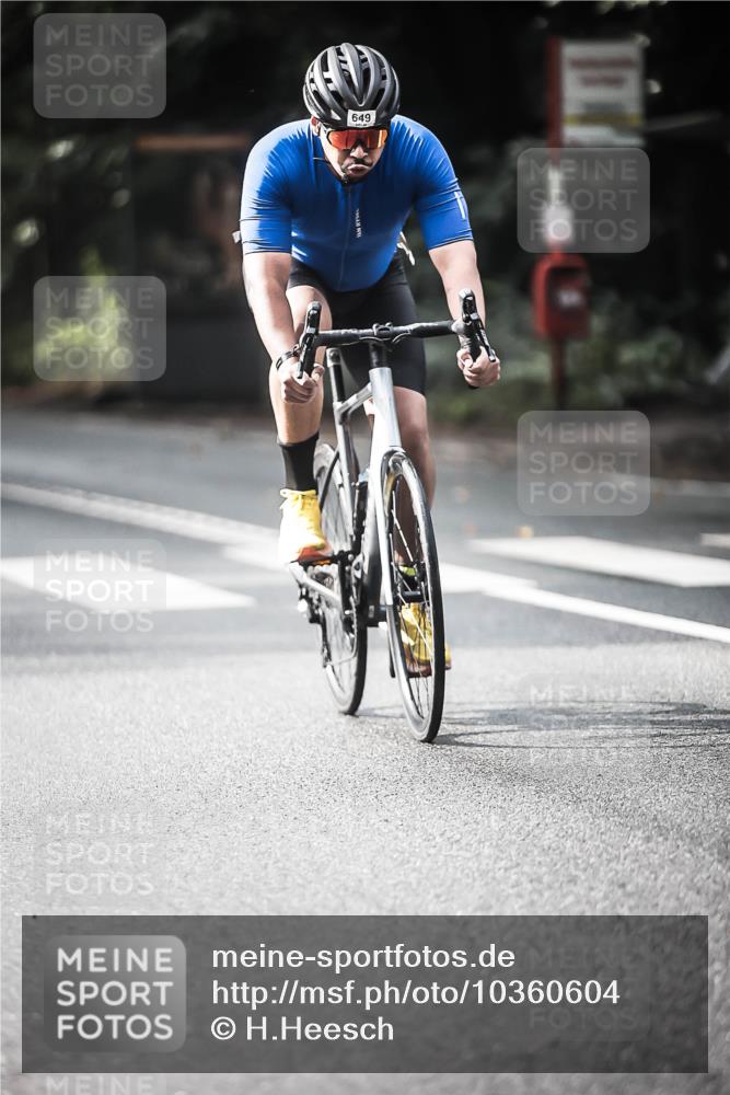 13.09.2026 - Stadtparktriathlon H.Heesch http://msf.ph/oto/10360604 13.09.2026 11:16:04 Radfahren 530, 639, 649 meine-sportfotos.de