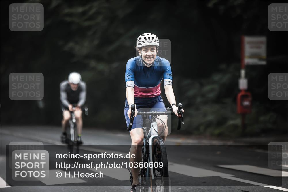 13.09.2026 - Stadtparktriathlon H.Heesch http://msf.ph/oto/10360609 13.09.2026 10:01:05 Radfahren 224, 228, 232, 236, 241, 244, 301 meine-sportfotos.de