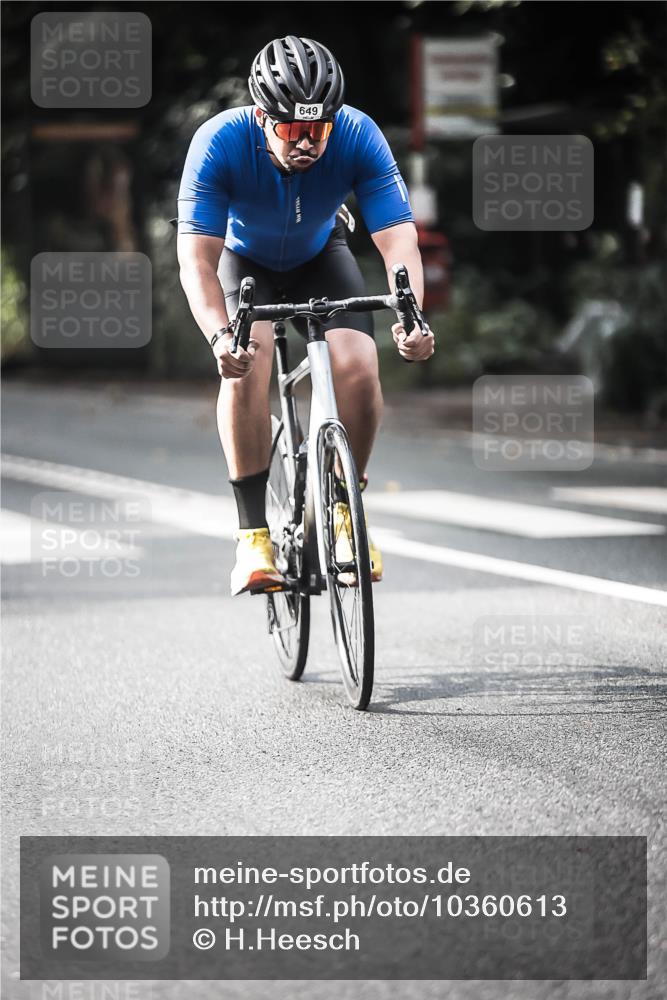 13.09.2026 - Stadtparktriathlon H.Heesch http://msf.ph/oto/10360613 13.09.2026 11:16:05 Radfahren 639, 649 meine-sportfotos.de