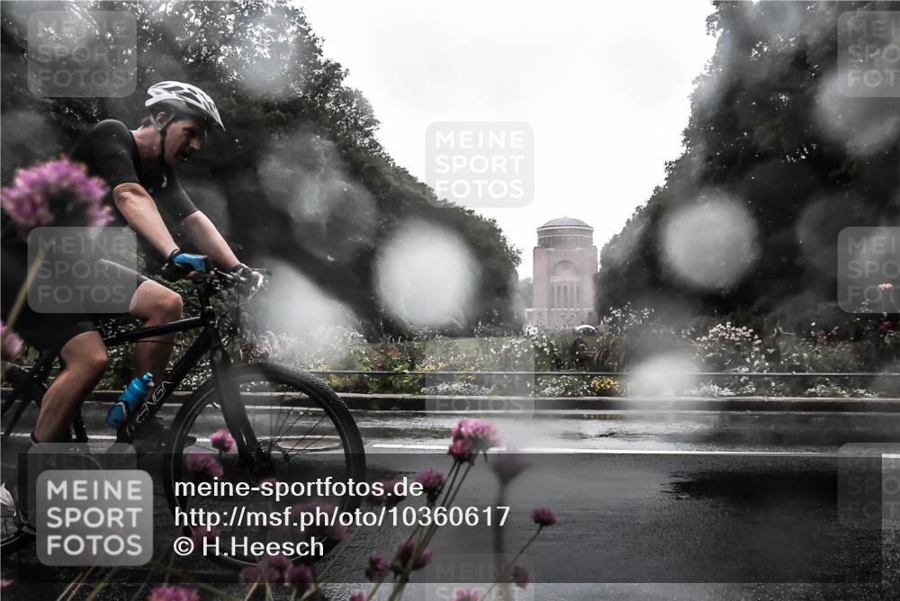 13.09.2026 - Stadtparktriathlon H.Heesch http://msf.ph/oto/10360617 13.09.2026 12:11:11 Radfahren 949, 964 meine-sportfotos.de