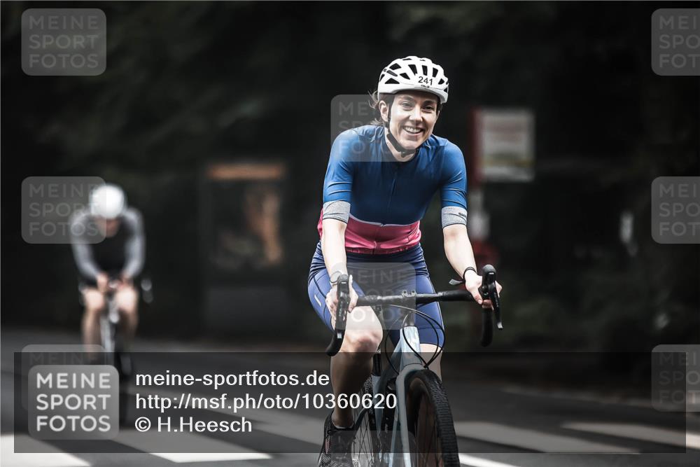 13.09.2026 - Stadtparktriathlon H.Heesch http://msf.ph/oto/10360620 13.09.2026 10:01:05 Radfahren 224, 228, 232, 236, 241, 244, 301 meine-sportfotos.de
