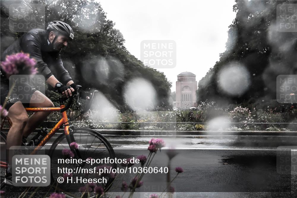 13.09.2026 - Stadtparktriathlon H.Heesch http://msf.ph/oto/10360640 13.09.2026 12:11:26 Radfahren 880, 959, 962, 1008 meine-sportfotos.de