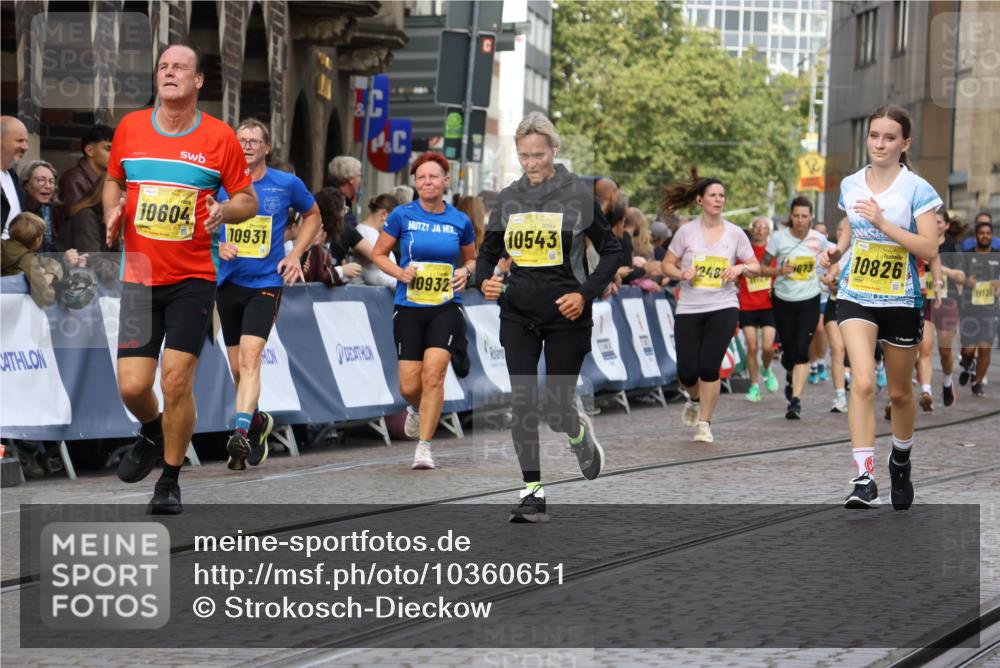 13.09.2026 - 21. swb-Marathon Bremen Strokosch-Dieckow http://msf.ph/oto/10360651 13.09.2026 10:58:11 Ziel 10078, 10460, 10559, 10565, 10707, 10728, 11136, 11153, 11332, 11532, 11568, 11824, 11856, 11863, 12228, 12231, 12264, 12427, 12551, 12555, 10249, 10530, 10750, 10798, 11004, 11120, 11131, 11152, 11202, 11388, 11403, 11420, 11455, 11686, 11750, 11906, 11952, 11953, 12017, 12092, 12386, 12387, 12518 meine-sportfotos.de