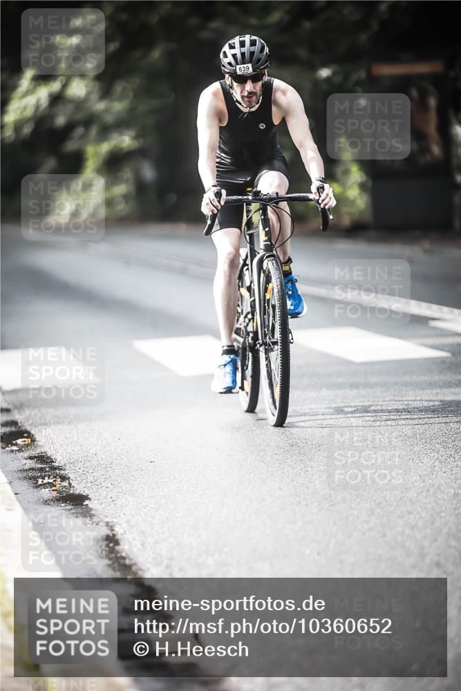 13.09.2026 - Stadtparktriathlon H.Heesch http://msf.ph/oto/10360652 13.09.2026 11:16:09 Radfahren 586, 601, 639, 649 meine-sportfotos.de