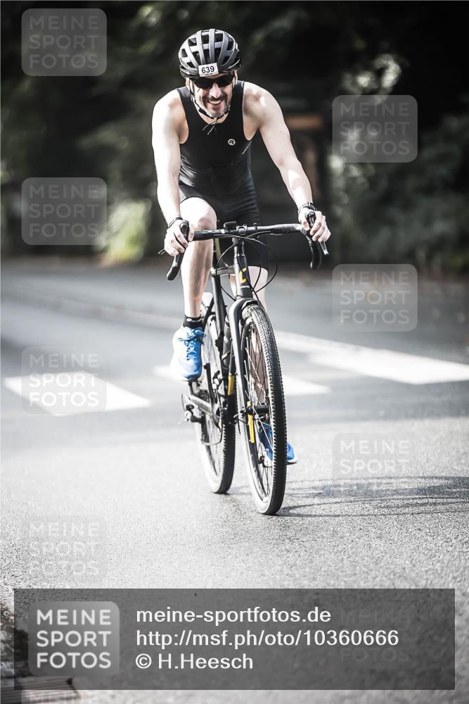13.09.2026 - Stadtparktriathlon H.Heesch http://msf.ph/oto/10360666 13.09.2026 11:16:09 Radfahren 586, 601, 639, 649 meine-sportfotos.de