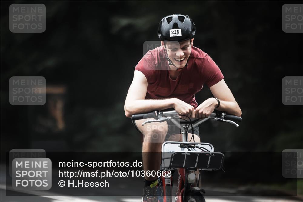 13.09.2026 - Stadtparktriathlon H.Heesch http://msf.ph/oto/10360668 13.09.2026 10:01:08 Radfahren 224, 228, 232, 236, 241, 244, 271 meine-sportfotos.de