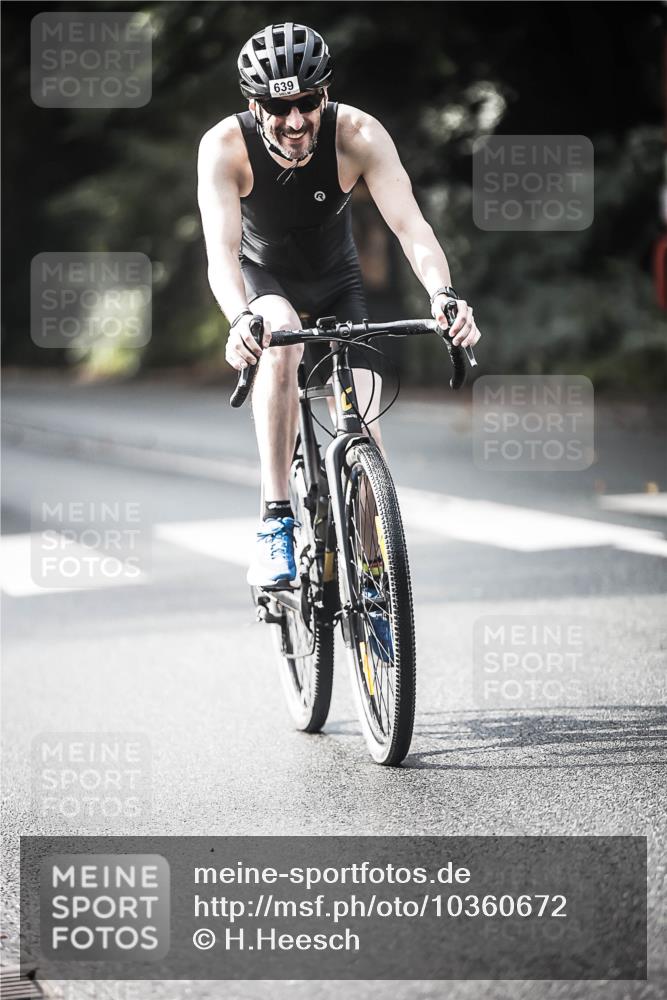 13.09.2026 - Stadtparktriathlon H.Heesch http://msf.ph/oto/10360672 13.09.2026 11:16:10 Radfahren 583, 586, 601, 639, 649 meine-sportfotos.de