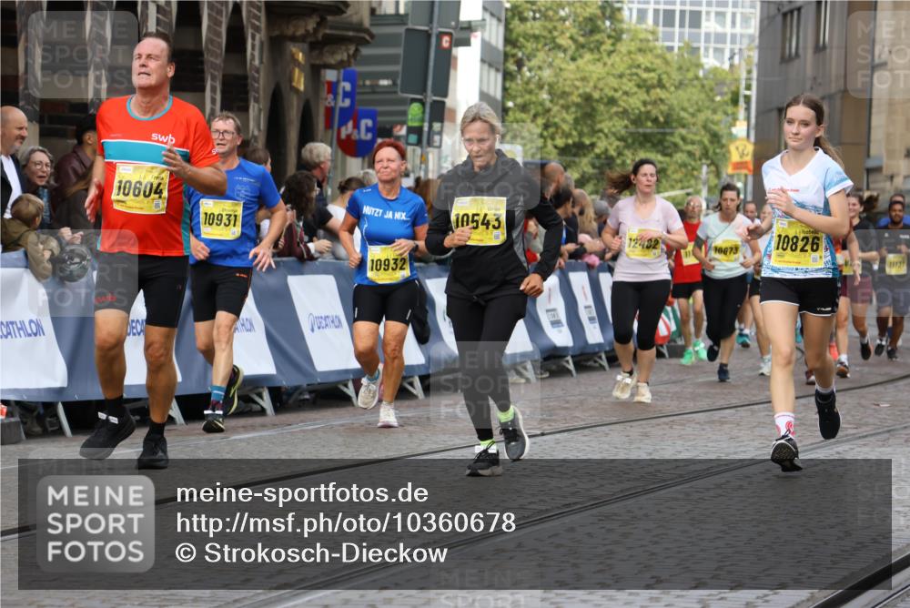13.09.2026 - 21. swb-Marathon Bremen Strokosch-Dieckow http://msf.ph/oto/10360678 13.09.2026 10:58:11 Ziel 10078, 10460, 10559, 10565, 10707, 10728, 11136, 11153, 11332, 11532, 11568, 11824, 11856, 11863, 12228, 12231, 12264, 12427, 12551, 12555, 10249, 10530, 10750, 10798, 11004, 11120, 11131, 11152, 11202, 11388, 11403, 11420, 11455, 11686, 11750, 11906, 11952, 11953, 12017, 12092, 12386, 12387, 12518 meine-sportfotos.de