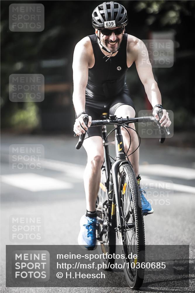 13.09.2026 - Stadtparktriathlon H.Heesch http://msf.ph/oto/10360685 13.09.2026 11:16:10 Radfahren 583, 586, 601, 639, 649 meine-sportfotos.de