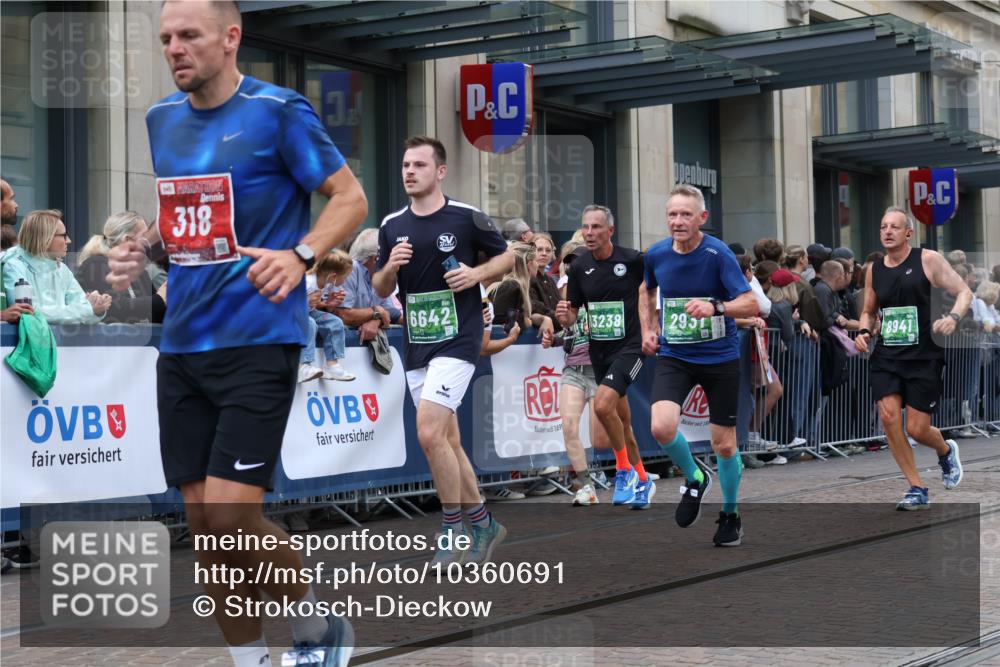 13.09.2026 - 21. swb-Marathon Bremen Strokosch-Dieckow http://msf.ph/oto/10360691 13.09.2026 13:35:53 Ziel 563, 1072, 1867, 2339, 2931, 2949, 3026, 3224, 3291, 3489, 3591, 4016, 4049, 4643, 4989, 5259, 5276, 5800, 6642, 6778, 6874, 6982, 7043, 7256, 7379, 7865, 8227, 8275, 8488, 8511, 8731, 8941, 9026, 9076, 9226, 9243, 9427, 9497, 9564, 13038, 13179, 13238, 156, 318, 532, 607, 2565, 3056, 3087, 3226, 3454, 3485, 3704, 3780, 3857, 4048, 4326, 5026, 5071, 5157, 5308, 5381, 5467, 5468, 5584, 5586, 5661, 5816, 6159, 6465, 6466, 6644, 7036 meine-sportfotos.de